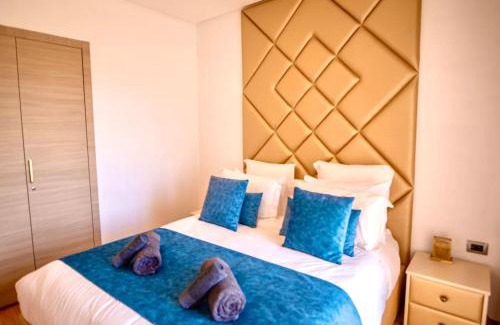 Menara Apartamento | Modern 3BR Apartment with Pool & Golf Views