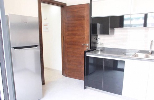 Achrafieh Apartamento | Modern 3BR Apt next to Hotel Dieu 24/7 Power
