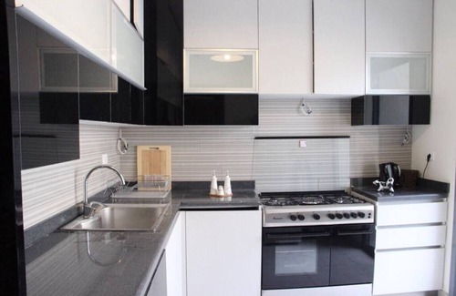 Achrafieh Apartamento | Modern 3BR Apt next to Hotel Dieu 24/7 Power