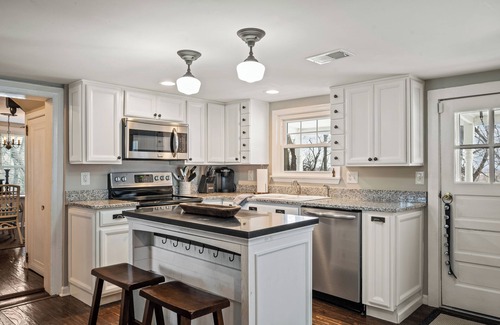 Ridgeway Otro | Modern 3BR Country Farmhouse