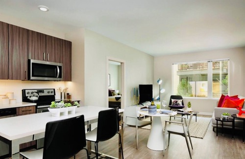 Cambridgeport Apartamento | Modern 3BR Escape in Cambridge – Pool, Gym & All the Perks!