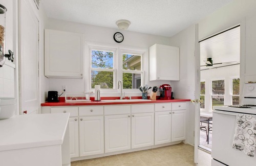 Ironton Casa | Modern 3br Gem in Heart of Ironton