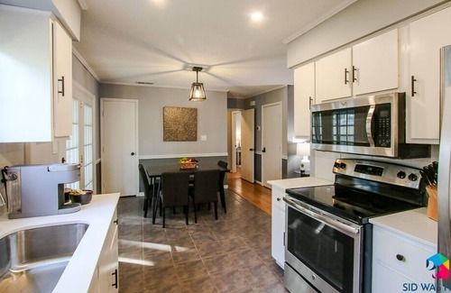 Savannah Casa | Modern 3BR Home, 25 Mins to Tybee + Pets