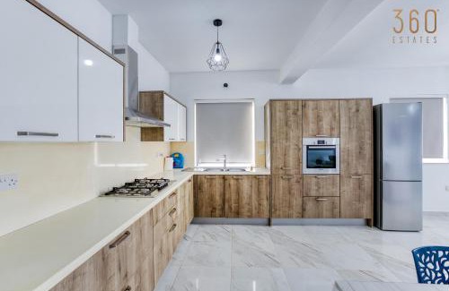 Mellieħa Heights Apartamento | Modern 3BR home with lovely terrace in Mellieha by 360 Estates