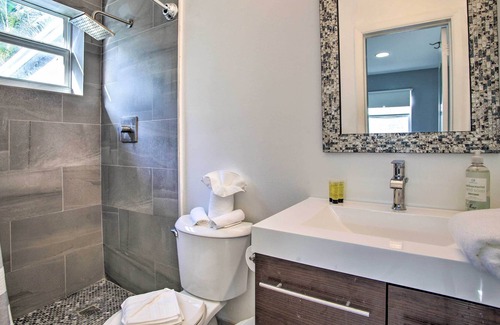 Ives Estates Casa | Modern 3BR Home with Spacious Yard, Near Beaches