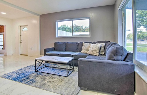 Ives Estates Casa | Modern 3BR Home with Spacious Yard, Near Beaches