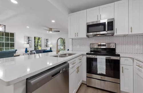 Griffin Heights Casa | Modern 3br midtown gem w/ outdoor space