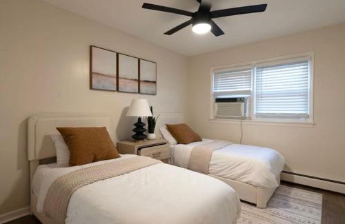 Kearny Apartamento | Modern 3BR Near EWR, Parking, 25 Min NYC