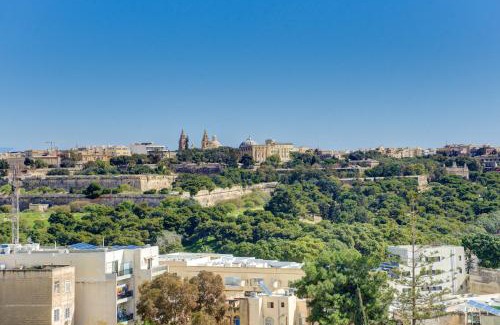 Pieta Apartamento | Modern 3BR Penthouse with Valletta Views & Terrace