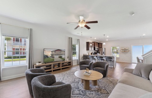 Port Wentworth Casa | Modern 3BR Pool Gym Near Savannah & Airport Dog Friendly Fenced Yard