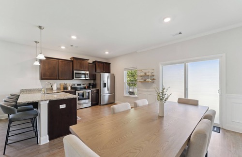 Port Wentworth Casa | Modern 3BR Pool Gym Near Savannah & Airport Dog Friendly Fenced Yard