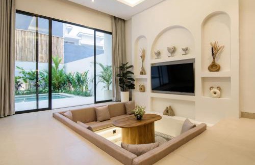 Cepaka Casa | Modern 3br Retreat Close To Pererenan & Canggu