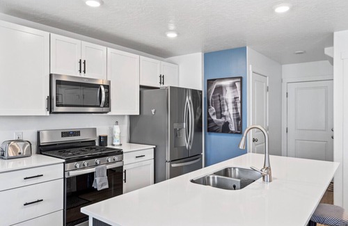 Lehi Casa | Modern 3BR Townhome in Lehi UT