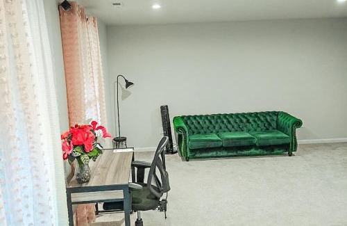 Cary Casa | Modern 3BR Townhouse Near RDU & Hospitals
