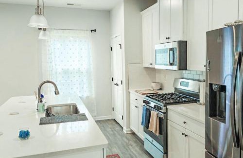 Cary Casa | Modern 3BR Townhouse Near RDU & Hospitals