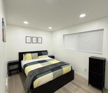 University District Casa | Modern 3BR Townhouse near UW