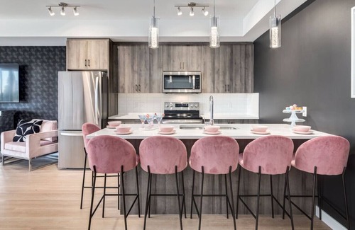 Bridgeland Condominio | Modern 3BR unit in the heart of Calgary