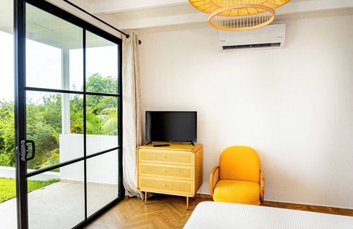 Ojochal Casa | Villa Moderna de 3 Habitaciones con Piscina – Ideal para Grupos