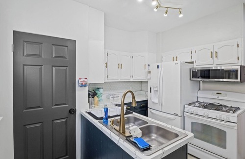 Rochester Casa | Modern 3br w/KING master. Mins to Strong, UR, RIT
