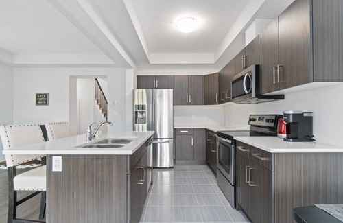 Welland Casa | Beautiful Welland house 5 min from everything.