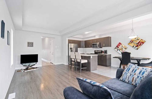 Welland Casa | Beautiful Welland house 5 min from everything.