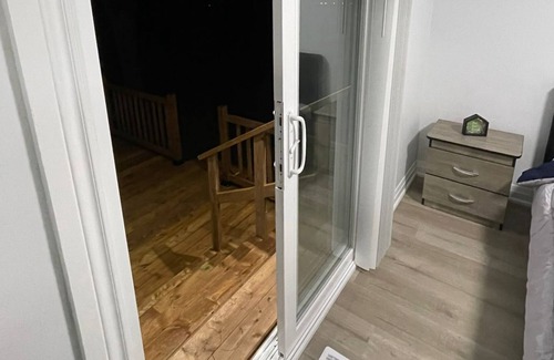 Georgina Cabaña | Modern 4 bdrm cottage at Lake Simcoe!