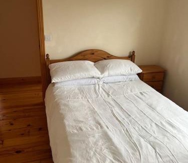 Tubbercurry Casa | Modern 4 Bed House in town