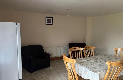 Tubbercurry Casa | Modern 4 Bed House in town