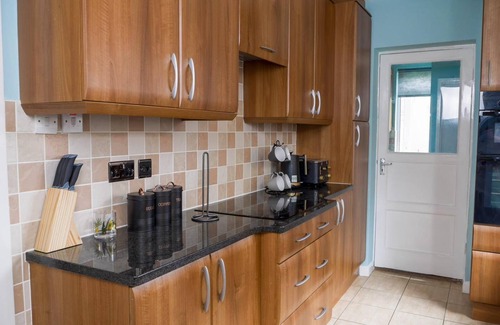 Stockton-on-Tees Apartamento | Modern 4 bedroom detached house with private parking families, contractors