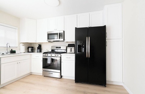 Henderson Casa | Modern 4-Bedroom Getaway – Close to Las Vegas Strip, LV Airport, & Lake Mead