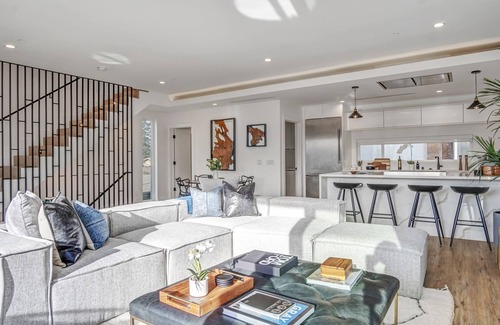 Palms Casa | Modern 4-bedroom home with charge station Centrally located near Culver City