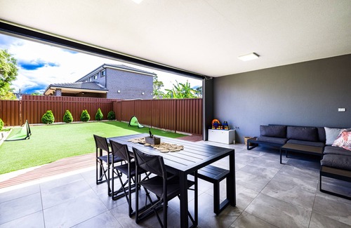 Yennora Casa | Modern 4 bedroom home, in quiet suburban street