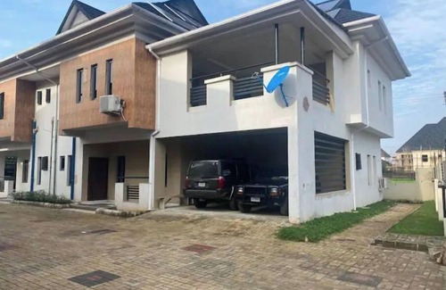 Owerri Casa | Modern 4-Bedroom Home in Private New Owerri Estate