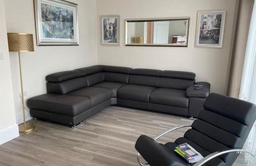 Ebbsfleet Valley Casa | MODERN 4 BEDROOM HOUSE WITH GARDEN & PARKING