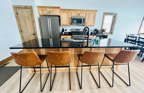 New Lisbon Casa | Modern 4 bedroom Lake House on Private Lake near WI Dells/Castle Rock Lake