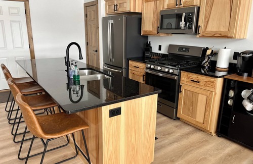 New Lisbon Casa | Modern 4 bedroom Lake House on Private Lake near WI Dells/Castle Rock Lake
