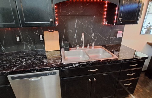 Idaho Falls Casa | Modern - 4 Bedroom - Pool Table- No Chores - No Contact Check In-