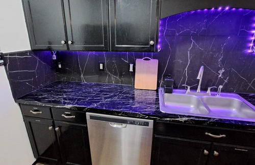 Idaho Falls Casa | Modern - 4 Bedroom - Pool Table- No Chores - No Contact Check In-