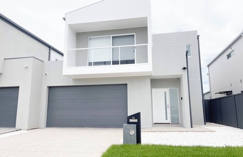 Wagga Wagga Apartamento | Modern 4 Bedroom Retreat in Wagga Wagga!