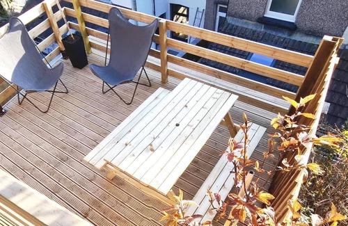 Aberbeeg Casa | Modern 4-bedroom Townhouse With Private Garden