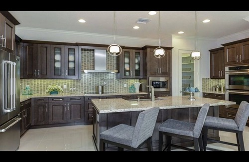 Pembroke Pines Casa | Modern 4 Bedroom Resort Style Home With Pool!