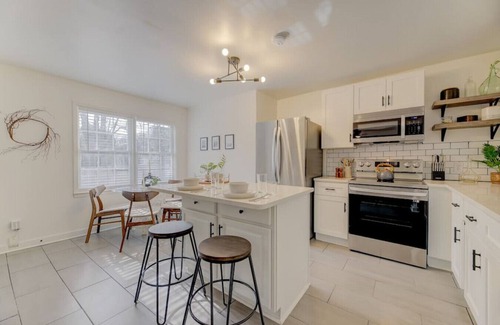 Earlewood Condominio | Modern 4 BR Apt - Mins to USC, ZOO & Ft Jackson