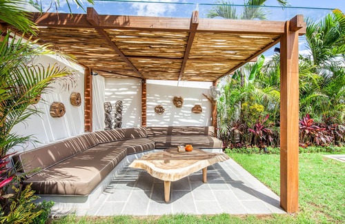 Berawa Cabaña | Modern 4 BR Villa 400m to the Beach in Canggu