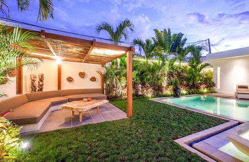Berawa Cabaña | Modern 4 BR Villa 400m to the Beach in Canggu