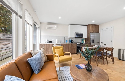 Fremont Casa | Modern 4B/2.5B Fremont Houses with Prime Walkability