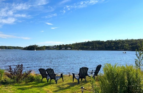 Bayside Casa | Modern 4Bdr House w/ Ocean Beachfront & Backyard 20min to Halifax & Peggy's Cove