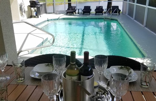 Central Naples Casa | VILLA MODERNA DE 4 HAB, VISTAS AL LAGO, PISCINA DE AGUA SALADA CÁLIDA, CERCA DE LA PLAYA, VER VIDEO