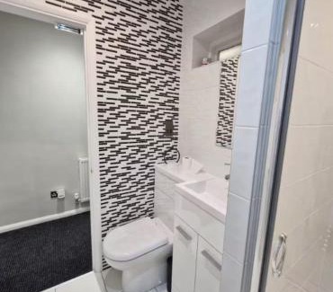Braintree Casa | Modern 4Bed Contractor Home