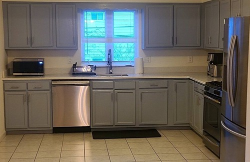 Linden Casa | Apto completo * Cama King * Cerca de EWR + Prudential + NY