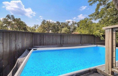 South Lamar Casa | Modern 4BR Austin Retreat
